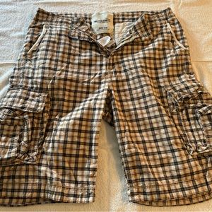 Nautical Jeans Co Men Cargo Shorts 36W.  Pre-owned, excellent condition.